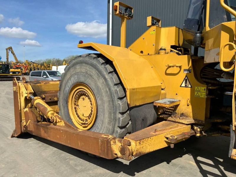 Buldózer Cat 824H: 13 kép.