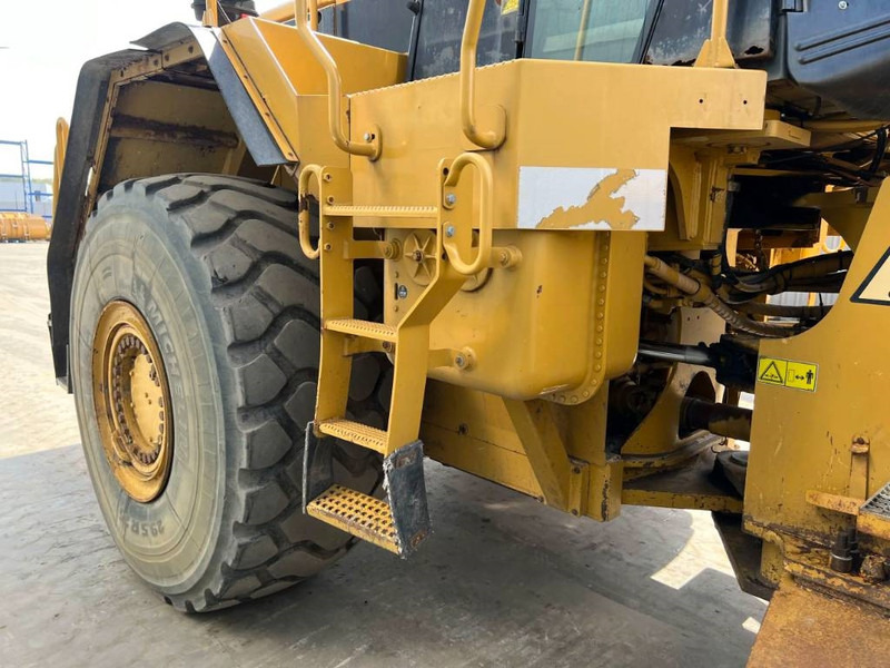 Buldózer Cat 824H: 17 kép.