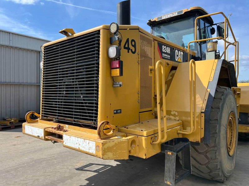 Buldózer Cat 824H: 9 kép.