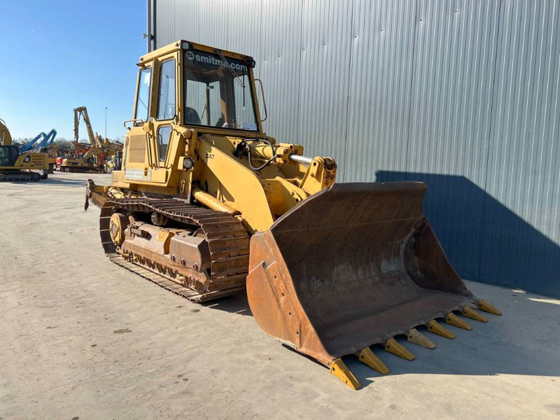 Cat 953 - Ripper - Lánctalpas homlokrakodó: 2 kép. Cat 953 - Ripper - Lánctalpas homlokrakodó: 2 kép.