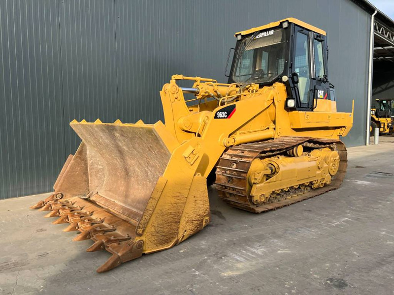 Cat 963C - Lánctalpas homlokrakodó: 1 kép. Cat 963C - Lánctalpas homlokrakodó: 1 kép.