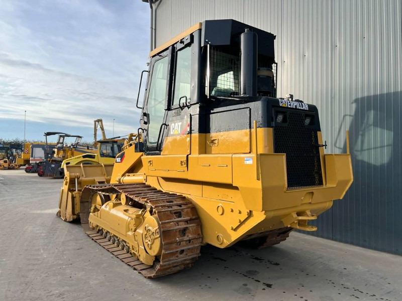 Cat 963C - Lánctalpas homlokrakodó: 2 kép. Cat 963C - Lánctalpas homlokrakodó: 2 kép.