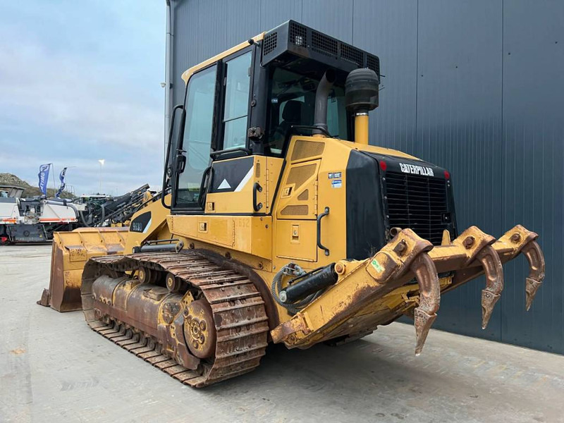 Cat 963D - Lánctalpas homlokrakodó: 2 kép. Cat 963D - Lánctalpas homlokrakodó: 2 kép.