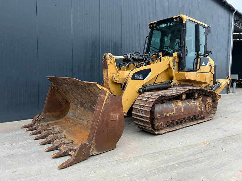 Cat 963D - Lánctalpas homlokrakodó: 1 kép. Cat 963D - Lánctalpas homlokrakodó: 1 kép.
