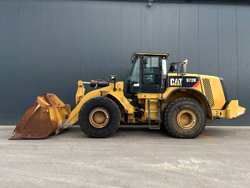 Cat 972K - Gumikerekes homlokrakodó: 2 kép. Cat 972K - Gumikerekes homlokrakodó: 2 kép.