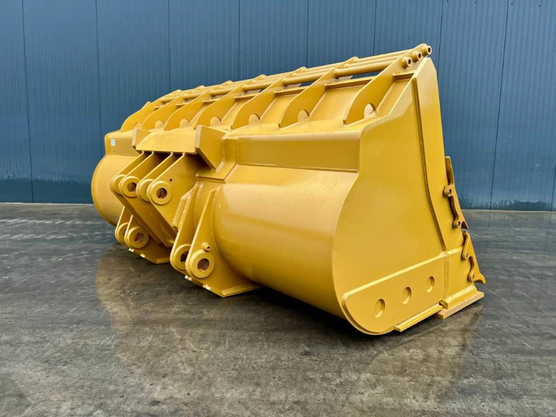 Cat 980K incl. cutting edge + side protectors - Kanál - Építőipari gépek: 3 kép. Cat 980K incl. cutting edge + side protectors - Kanál - Építőipari gépek: 3 kép.
