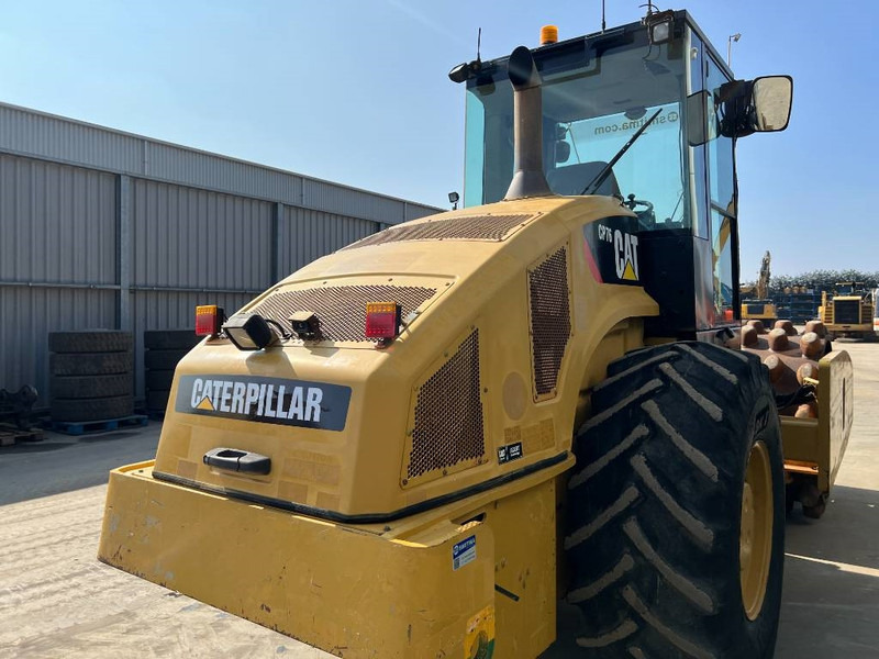 Cat CP76 - Henger: 5 kép. Cat CP76 - Henger: 5 kép.