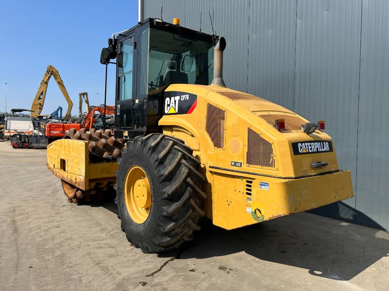 Cat CP76 - Henger: 3 kép. Cat CP76 - Henger: 3 kép.