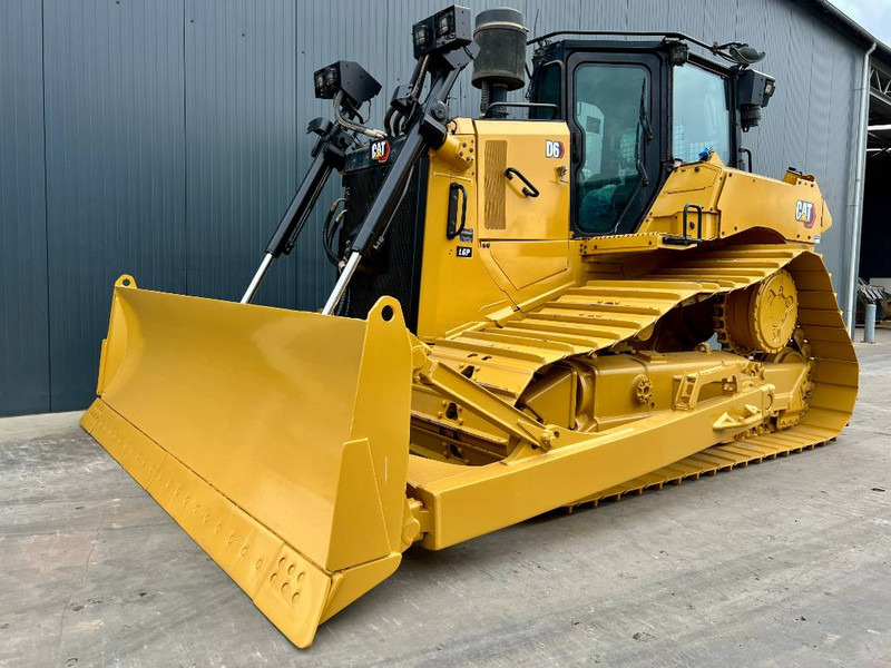 Cat D6 LGP - CE - Buldózer: 1 kép. Cat D6 LGP - CE - Buldózer: 1 kép.