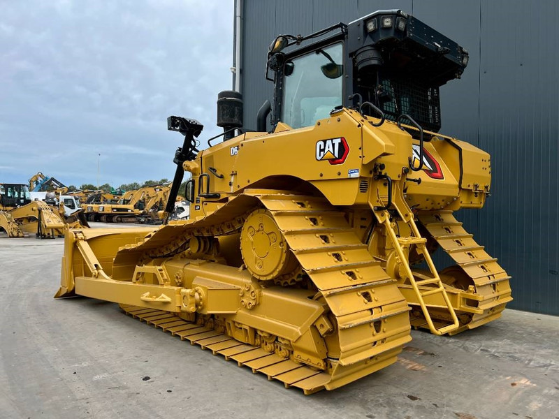 Cat D6 LGP - CE - Buldózer: 4 kép. Cat D6 LGP - CE - Buldózer: 4 kép.