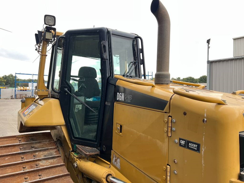 Buldózer Cat D6N LGP: 10 kép.