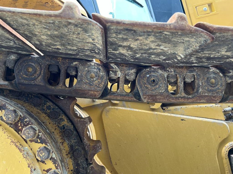 Buldózer Cat D6N LGP: 17 kép.