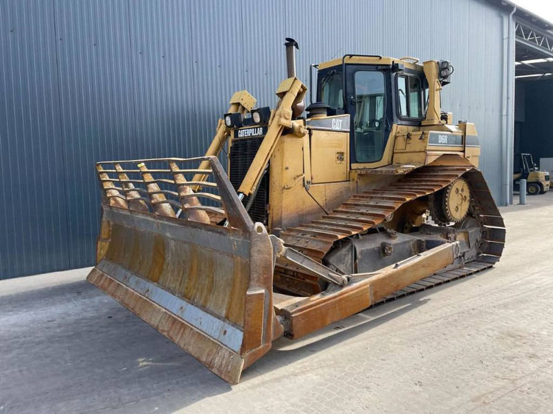 Cat D6R LGP - Buldózer: 1 kép. Cat D6R LGP - Buldózer: 1 kép.