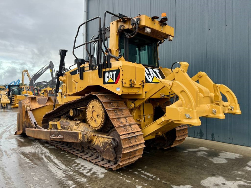 Cat D6T XL with NEW ripper - Buldózer: 3 kép. Cat D6T XL with NEW ripper - Buldózer: 3 kép.