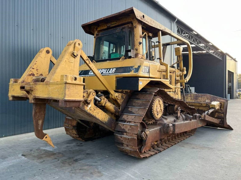 Cat D7H - Buldózer: 5 kép. Cat D7H - Buldózer: 5 kép.