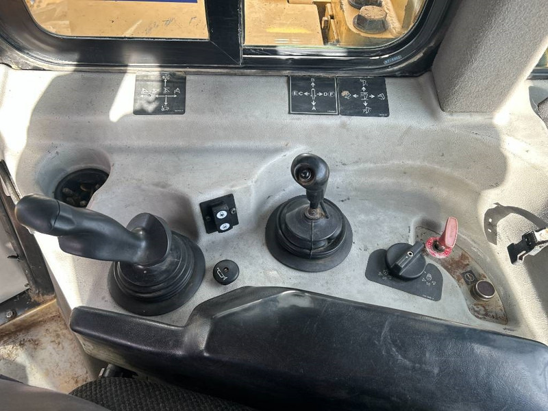 Cat D7R II - Buldózer: 4 kép. Cat D7R II - Buldózer: 4 kép.