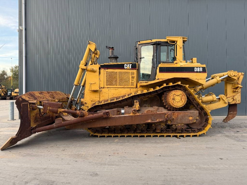 Cat D8R II - Gréder: 2 kép. Cat D8R II - Gréder: 2 kép.