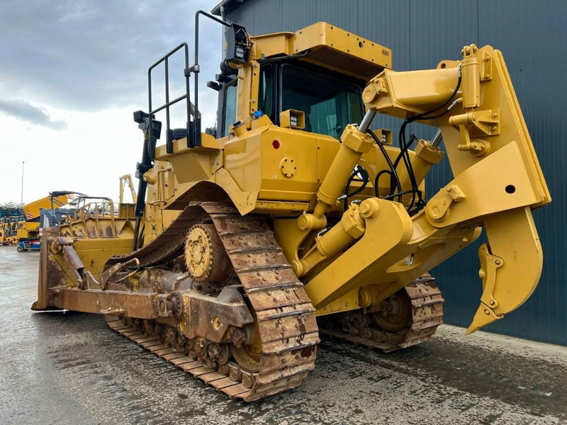 Cat D8T - CE - Buldózer: 3 kép. Cat D8T - CE - Buldózer: 3 kép.