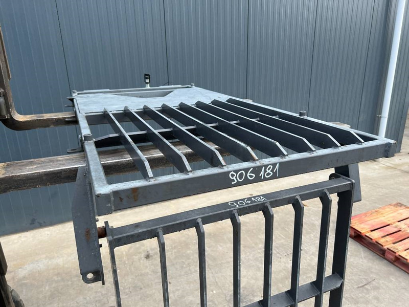Doosan DX180 / DX225 - Fülke és belső tér - Építőipari gépek: 3 kép. Doosan DX180 / DX225 - Fülke és belső tér - Építőipari gépek: 3 kép.