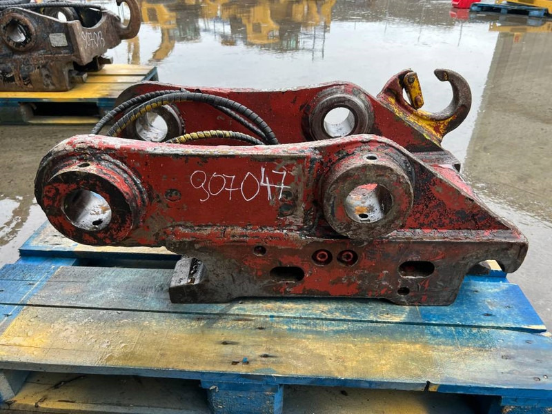 Engcon S70 - 323D - Gyorscsatlakozó - Építőipari gépek: 4 kép. Engcon S70 - 323D - Gyorscsatlakozó - Építőipari gépek: 4 kép.