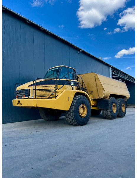 Cat 740 Water Truck - Építőipari gépek: 1 kép. Cat 740 Water Truck - Építőipari gépek: 1 kép.