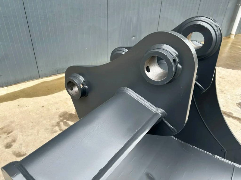 Hitachi ZX210 - 1.40m - Kanál - Építőipari gépek: 2 kép. Hitachi ZX210 - 1.40m - Kanál - Építőipari gépek: 2 kép.