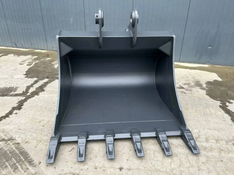 Hitachi ZX220 - 1.40m - Kanál - Építőipari gépek: 1 kép. Hitachi ZX220 - 1.40m - Kanál - Építőipari gépek: 1 kép.