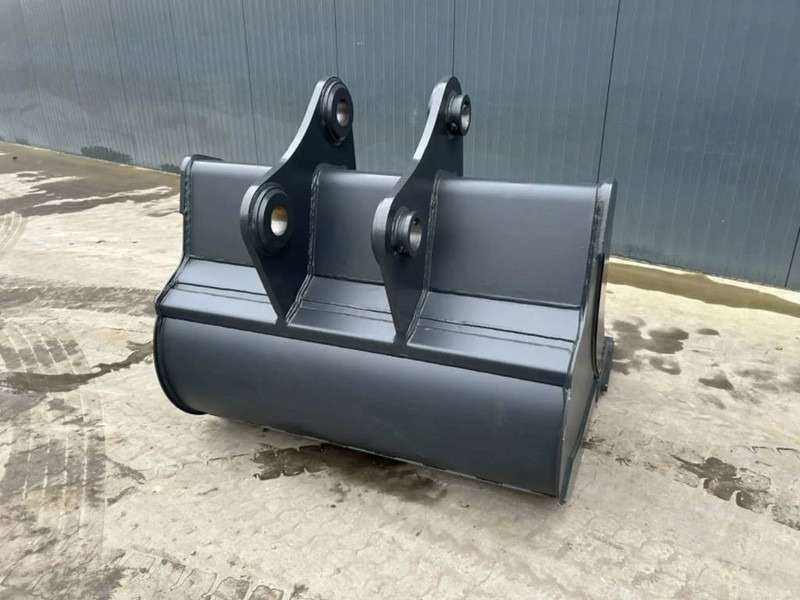 Hitachi ZX220 - 1.40m - Kanál - Építőipari gépek: 5 kép. Hitachi ZX220 - 1.40m - Kanál - Építőipari gépek: 5 kép.