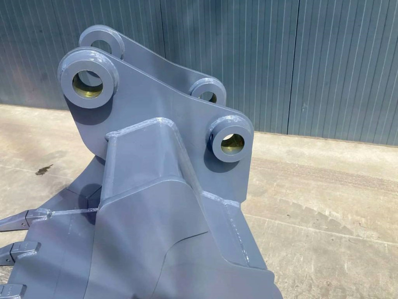 Hitachi ZX225 - 1.20m - Kanál - Építőipari gépek: 3 kép. Hitachi ZX225 - 1.20m - Kanál - Építőipari gépek: 3 kép.