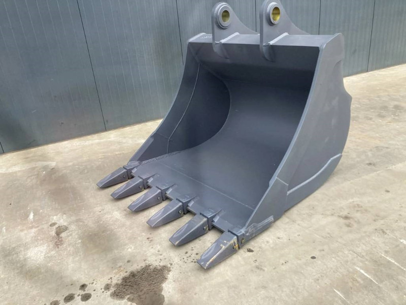 Hitachi ZX270 - Kanál - Építőipari gépek: 4 kép. Hitachi ZX270 - Kanál - Építőipari gépek: 4 kép.