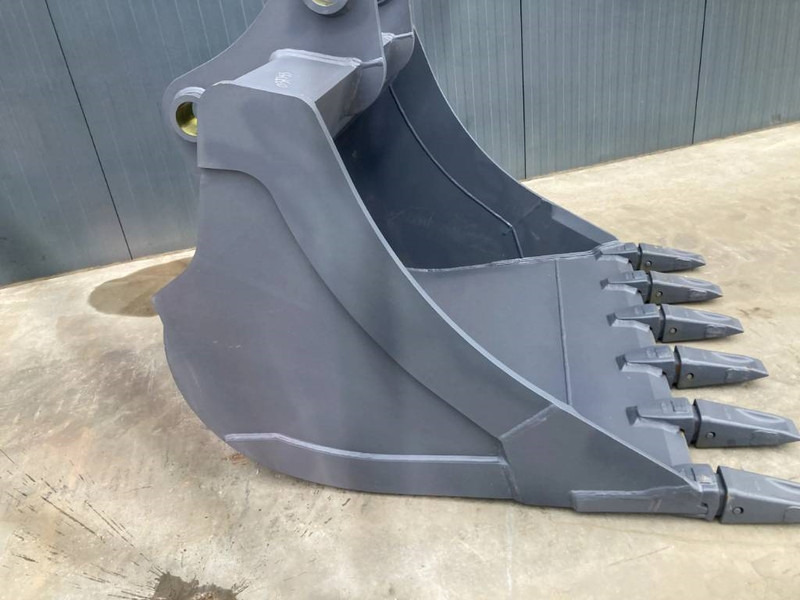 Új Kanál - Építőipari gépek Hitachi ZX300: 7 kép. Új Kanál - Építőipari gépek Hitachi ZX300: 7 kép.