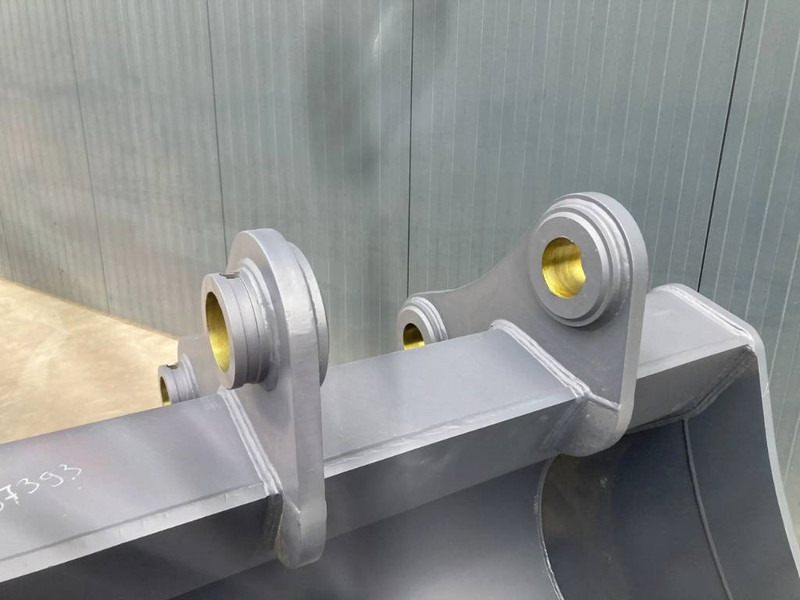 Új Kanál - Építőipari gépek Hitachi ZX300: 8 kép. Új Kanál - Építőipari gépek Hitachi ZX300: 8 kép.