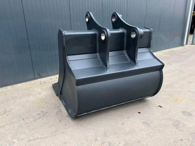 Hitachi ZX350 1.60m - Kanál - Építőipari gépek: 4 kép. Hitachi ZX350 1.60m - Kanál - Építőipari gépek: 4 kép.