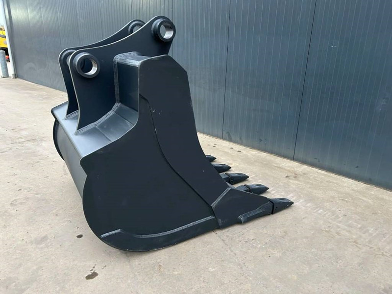 Hitachi ZX350 1.60m - Kanál - Építőipari gépek: 3 kép. Hitachi ZX350 1.60m - Kanál - Építőipari gépek: 3 kép.