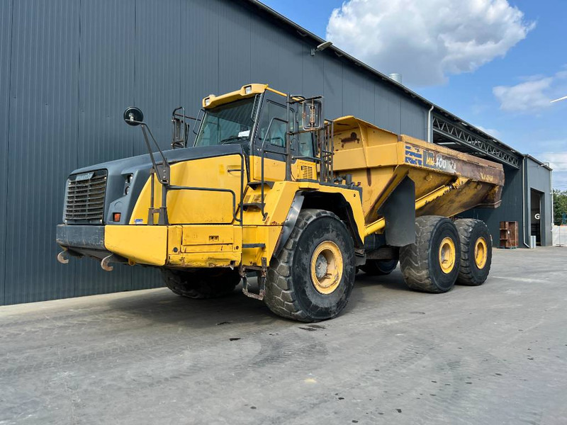 Komatsu HM400-3 - Csuklós dömper: 1 kép. Komatsu HM400-3 - Csuklós dömper: 1 kép.