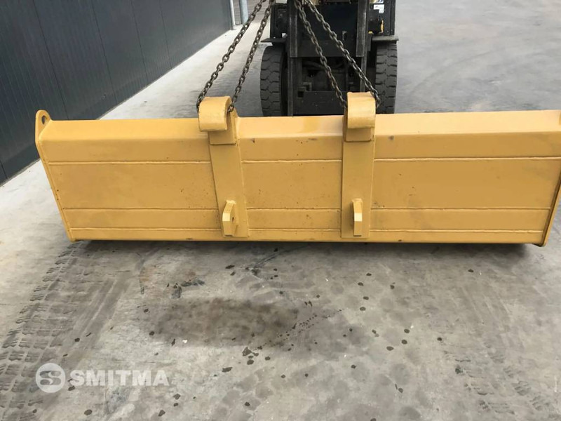Komatsu QR - Tolólap - Építőipari gépek: 4 kép. Komatsu QR - Tolólap - Építőipari gépek: 4 kép.