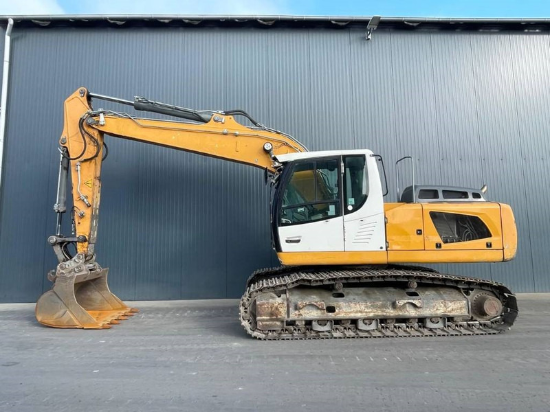 Liebherr R922 SLC - Lánctalpas kotró: 2 kép. Liebherr R922 SLC - Lánctalpas kotró: 2 kép.