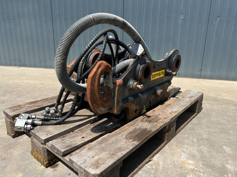 OilQuick OQ65 - M314F / M316F / M318F - Gyorscsatlakozó - Építőipari gépek: 1 kép. OilQuick OQ65 - M314F / M316F / M318F - Gyorscsatlakozó - Építőipari gépek: 1 kép.