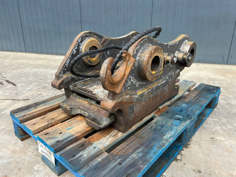 SMP S70 - 320D - Gyorscsatlakozó - Építőipari gépek: 1 kép. SMP S70 - 320D - Gyorscsatlakozó - Építőipari gépek: 1 kép.