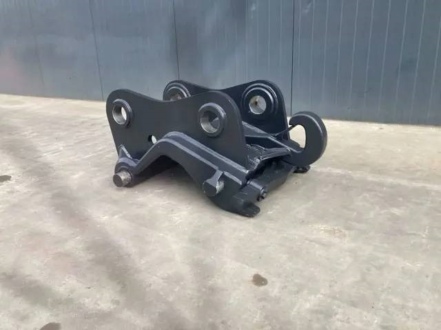 Smitma CW40 - PC210 - Gyorscsatlakozó - Építőipari gépek: 2 kép. Smitma CW40 - PC210 - Gyorscsatlakozó - Építőipari gépek: 2 kép.