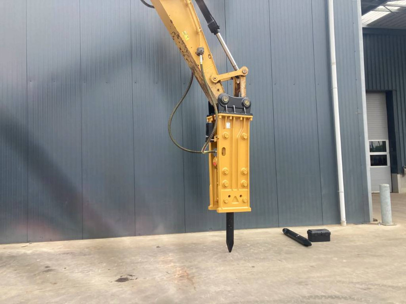 Smitma S140 / Caterpillar 320 / 323 - Volvo EC210 - Hidraulikus törőfej - Építőipari gépek: 1 kép. Smitma S140 / Caterpillar 320 / 323 - Volvo EC210 - Hidraulikus törőfej - Építőipari gépek: 1 kép.