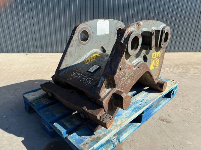 Verachtert CW45S - JS300 - Gyorscsatlakozó - Építőipari gépek: 1 kép. Verachtert CW45S - JS300 - Gyorscsatlakozó - Építőipari gépek: 1 kép.