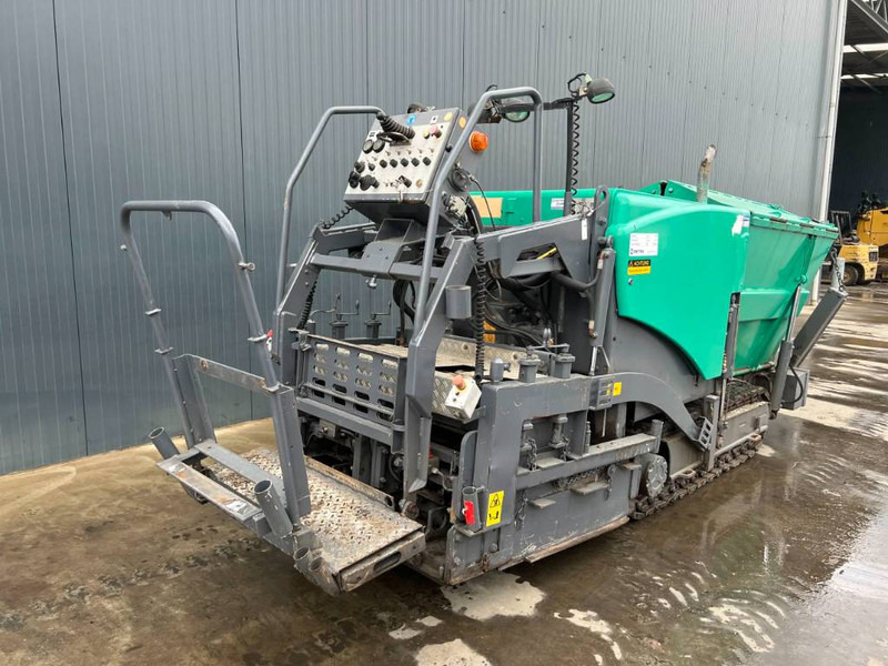 Vögele SUPER 800 - Incl. Extensions - Útburkológép: 4 kép. Vögele SUPER 800 - Incl. Extensions - Útburkológép: 4 kép.