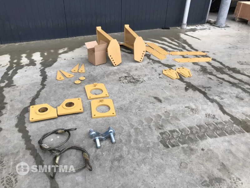 Volvo A25F - Emelőhátfal - Építőipari gépek: 4 kép. Volvo A25F - Emelőhátfal - Építőipari gépek: 4 kép.