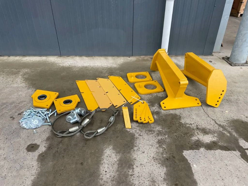 Volvo A25G - Emelőhátfal - Építőipari gépek: 4 kép. Volvo A25G - Emelőhátfal - Építőipari gépek: 4 kép.