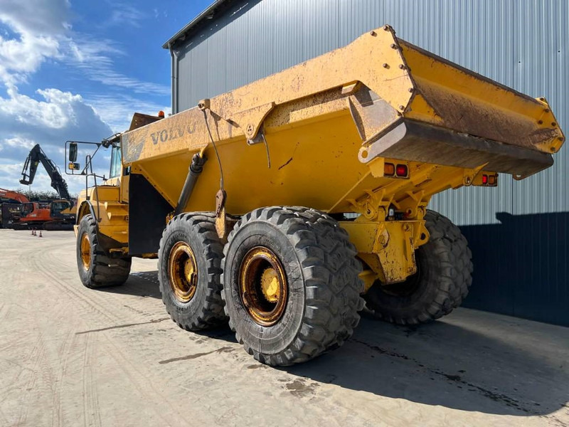 Volvo A30E - Csuklós dömper: 2 kép. Volvo A30E - Csuklós dömper: 2 kép.