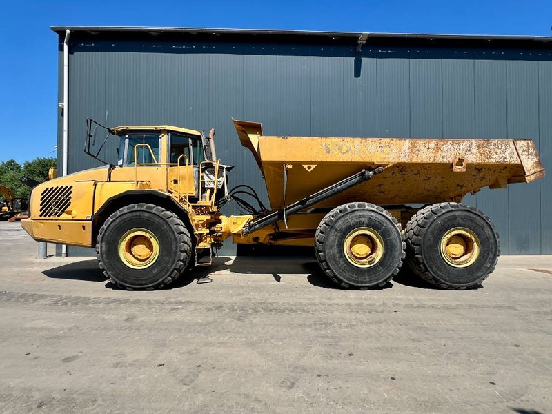 Volvo A40D - Csuklós dömper: 2 kép. Volvo A40D - Csuklós dömper: 2 kép.