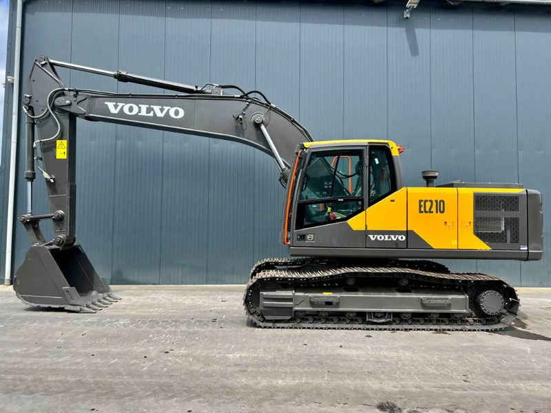 Volvo EC210 - Lánctalpas kotró: 5 kép. Volvo EC210 - Lánctalpas kotró: 5 kép.