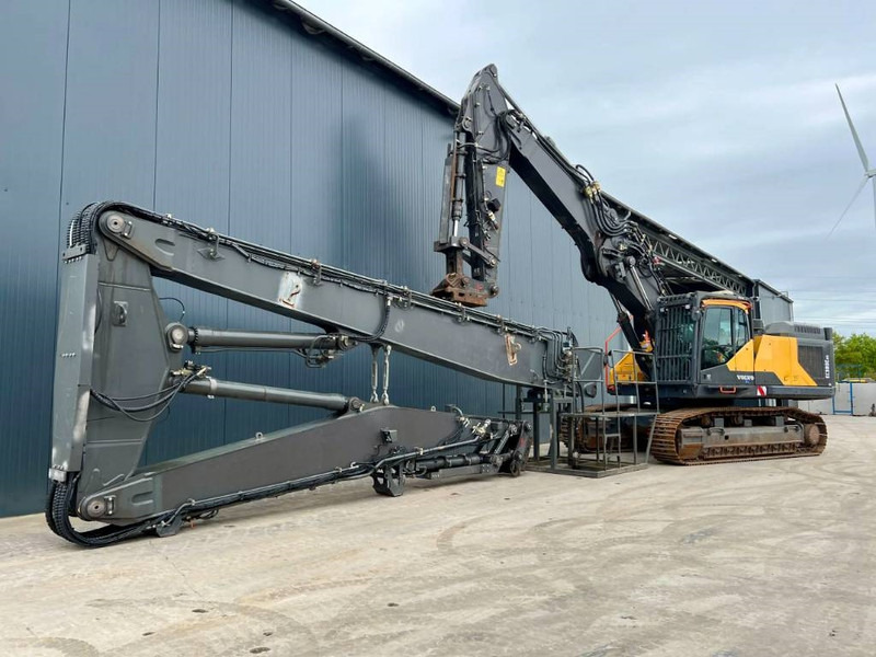 Volvo EC380E HR UHD - Lánctalpas kotró: 2 kép. Volvo EC380E HR UHD - Lánctalpas kotró: 2 kép.