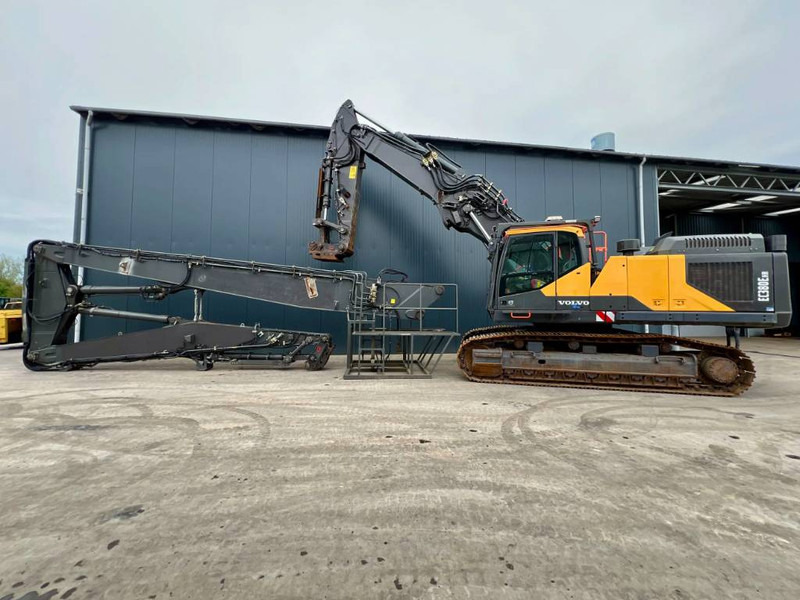 Volvo EC380E HR UHD - Lánctalpas kotró: 1 kép. Volvo EC380E HR UHD - Lánctalpas kotró: 1 kép.